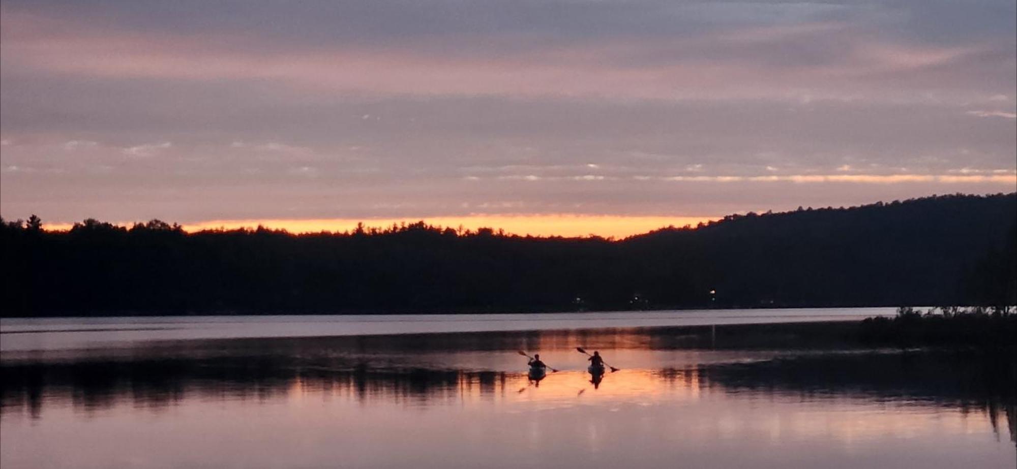 Paddler'S Rest Lakeside Cabins And Motel Long Lake Экстерьер фото